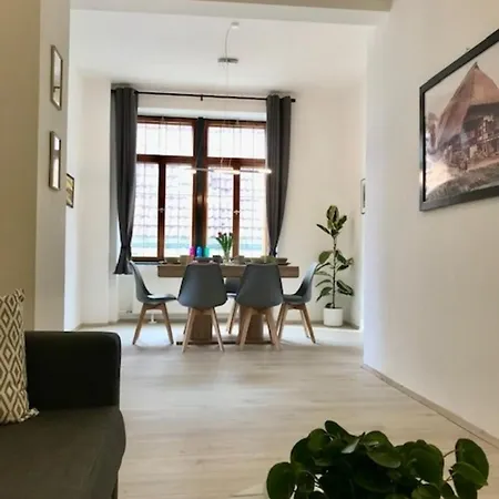 Roessle Apartment