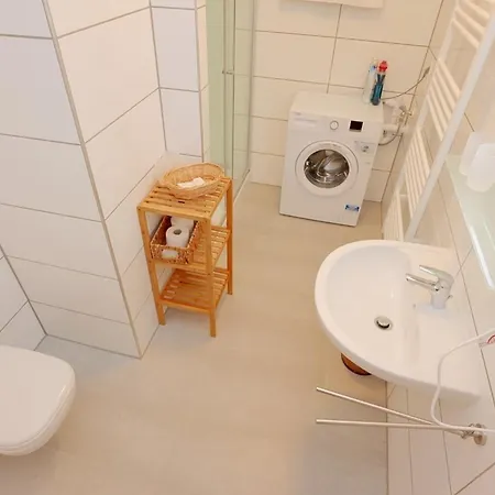 Roessle Apartment *